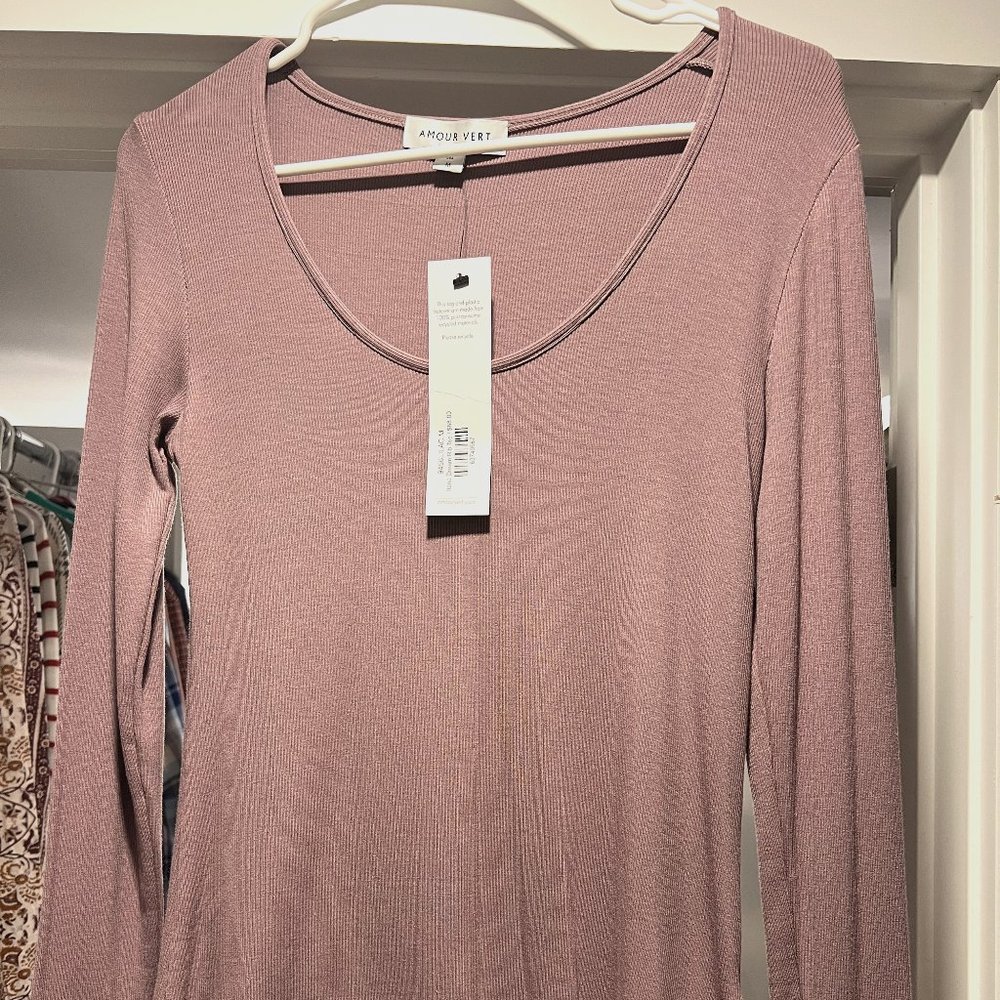NWT Amour Vert light purple crew neck long sleeve